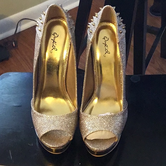 Heels - Picture 2 of 3